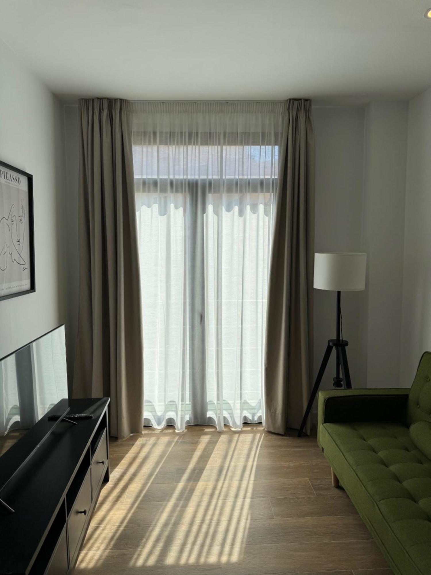 Plaza Victoria Apartments Малага Экстерьер фото